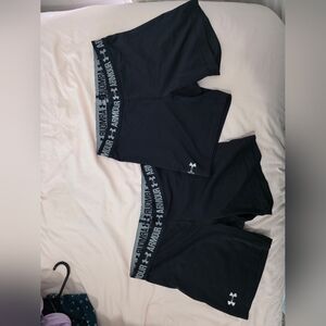 ​Set of 2 Under Armour Black Athletic Compression Shorts - Spandex